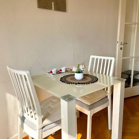 Apartamento 4 Minutes From Train Station
