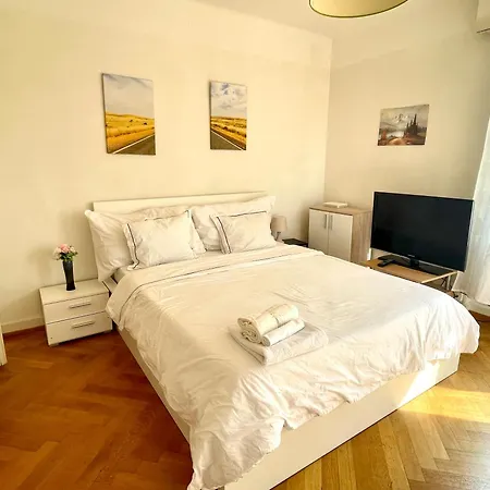 Appartement 4 Minutes From Train Station *